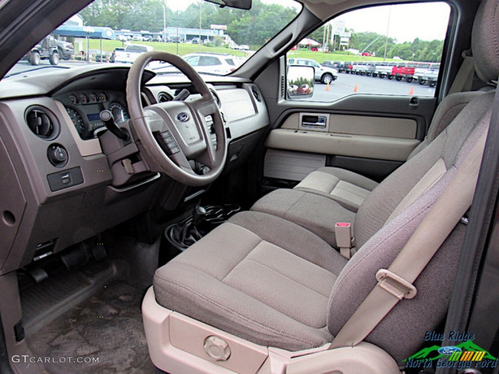 2010 F150 XL Regular Cab 4x4 - Tuxedo Black / Medium Stone photo #11