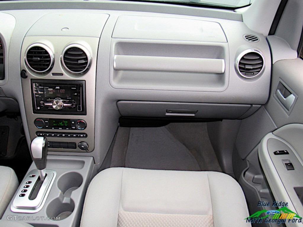 2005 Freestyle SE - Oxford White / Pebble photo #17