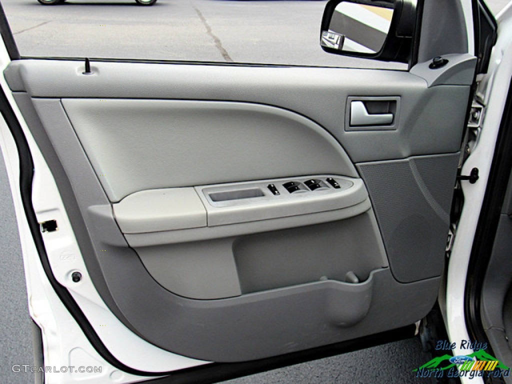 2005 Freestyle SE - Oxford White / Pebble photo #24