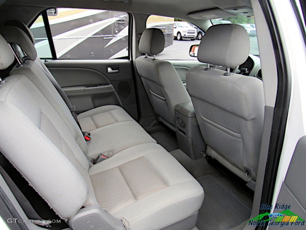 2005 Freestyle SE - Oxford White / Pebble photo #27