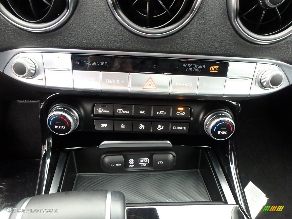 2019 Kia Stinger 2.0L AWD Controls Photo #134913358