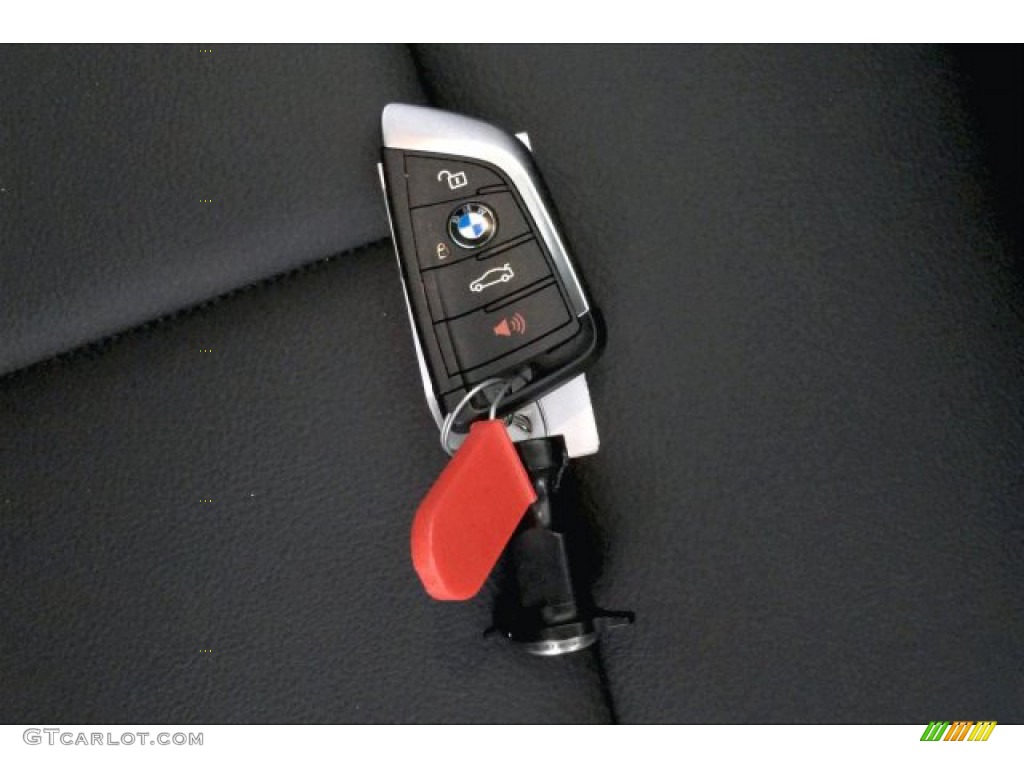 2019 X1 sDrive28i - Jet Black / Black photo #11