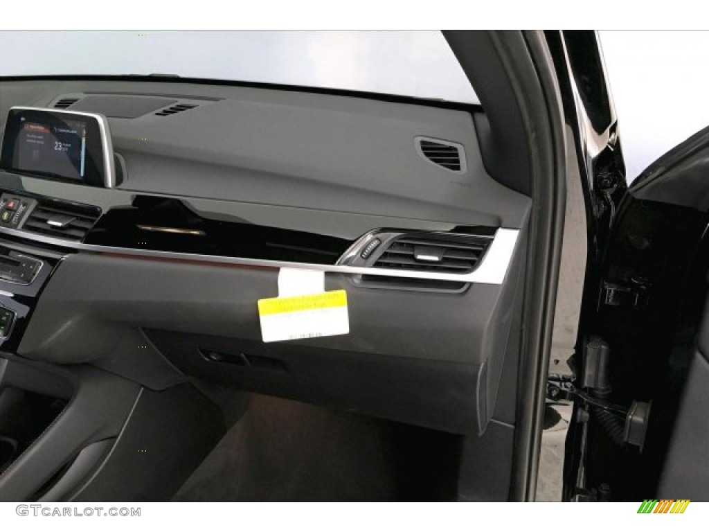 2019 X1 sDrive28i - Jet Black / Black photo #24