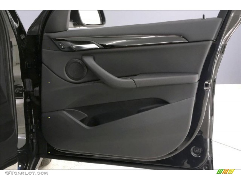 2019 X1 sDrive28i - Jet Black / Black photo #26