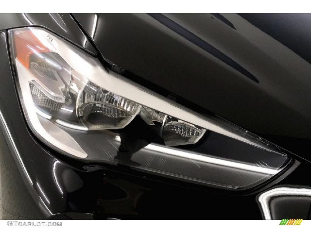 2019 X1 sDrive28i - Jet Black / Black photo #28