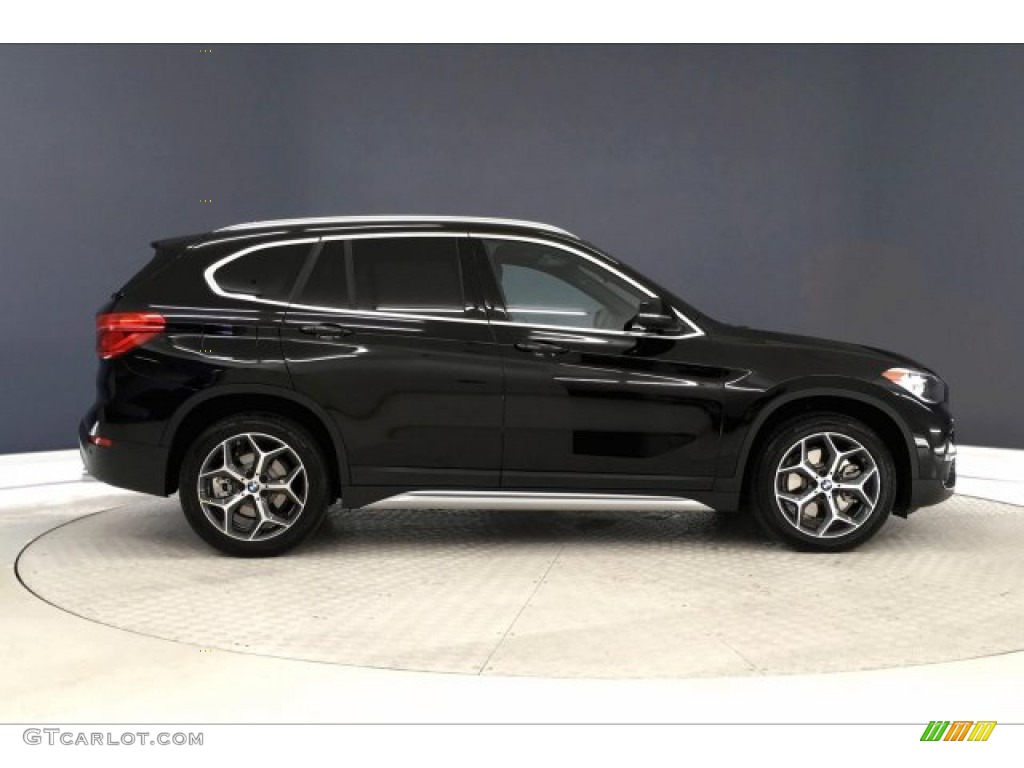 2019 X1 sDrive28i - Jet Black / Black photo #31