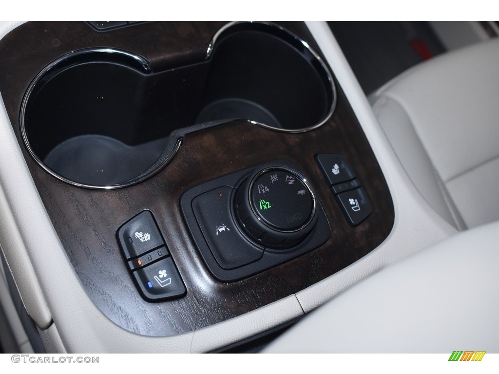 2020 GMC Acadia Denali AWD Controls Photo #134917223