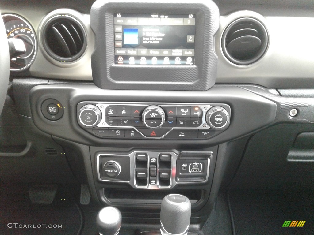 2020 Jeep Gladiator Sport 4x4 Controls Photo #134917303