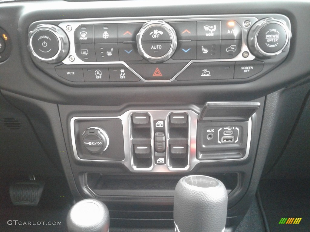 2020 Jeep Gladiator Sport 4x4 Controls Photo #134917420