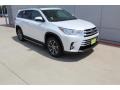 2019 Blizzard Pearl White Toyota Highlander XLE  photo #2