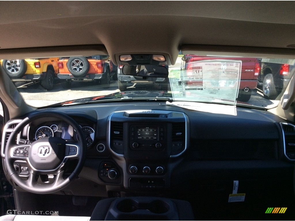 2019 1500 Big Horn Quad Cab 4x4 - Patriot Blue Pearl / Black/Diesel Gray photo #12