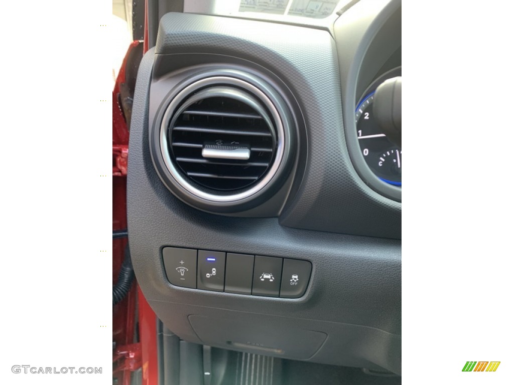 2020 Hyundai Kona Limited AWD Controls Photo #134933206