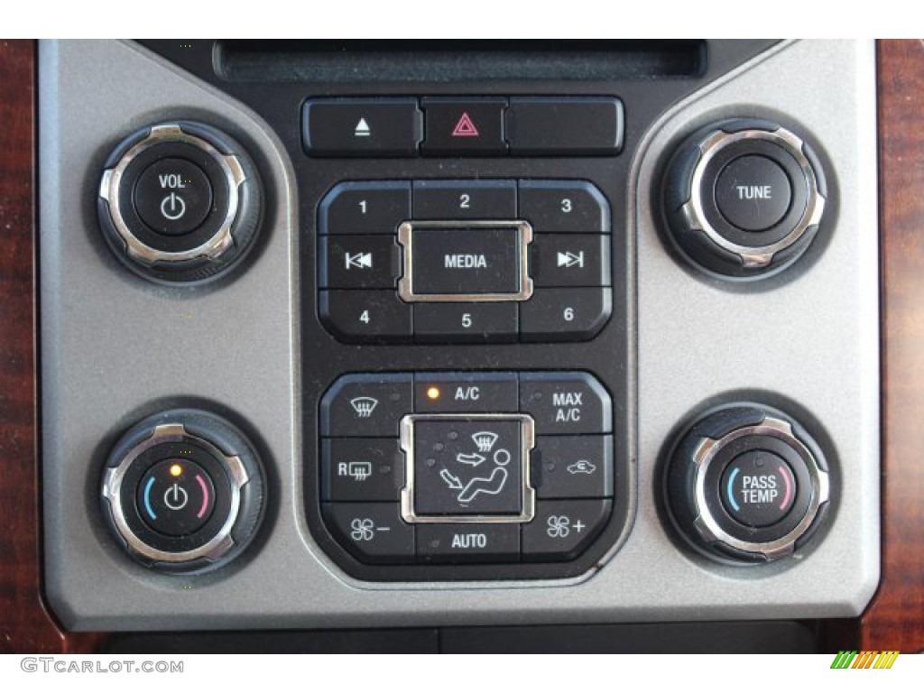 2014 F250 Super Duty King Ranch Crew Cab 4x4 - Blue Jeans Metallic / Platinum Pecan Leather photo #18