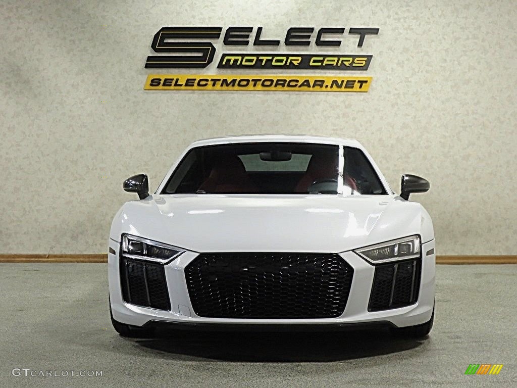 2017 R8 V10 Plus - Suzuka Gray Metallic / Express Red photo #2