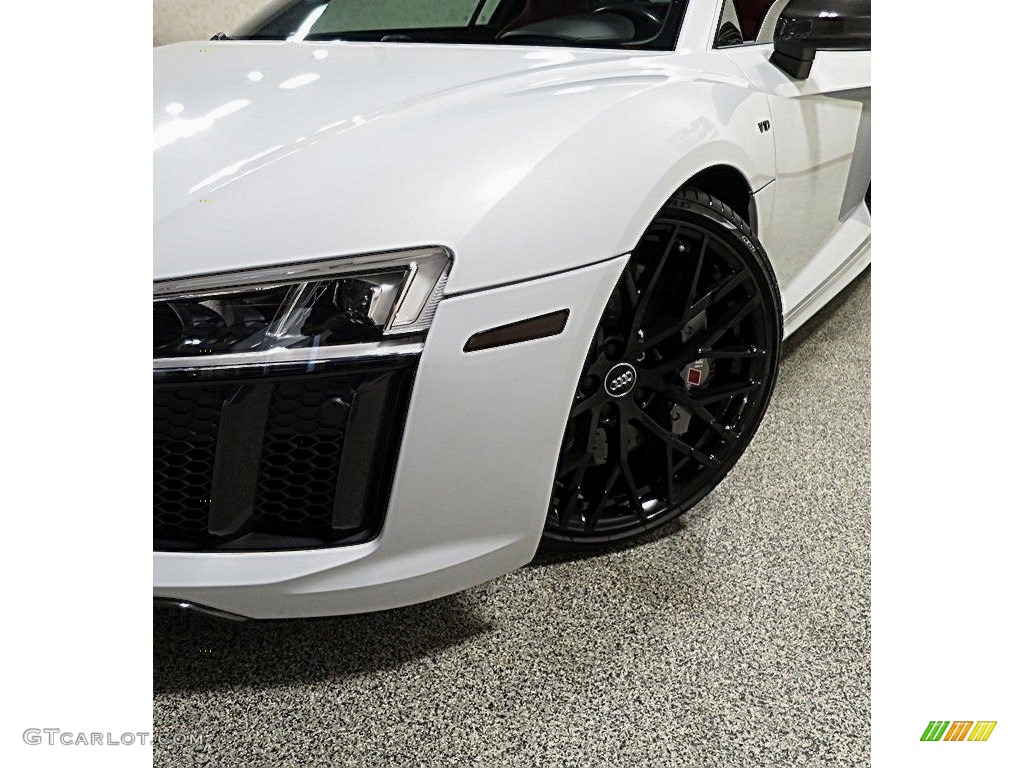 2017 R8 V10 Plus - Suzuka Gray Metallic / Express Red photo #8