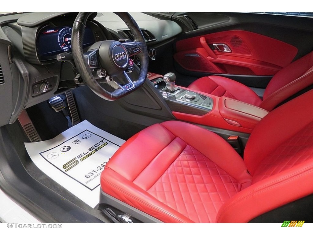 2017 R8 V10 Plus - Suzuka Gray Metallic / Express Red photo #17
