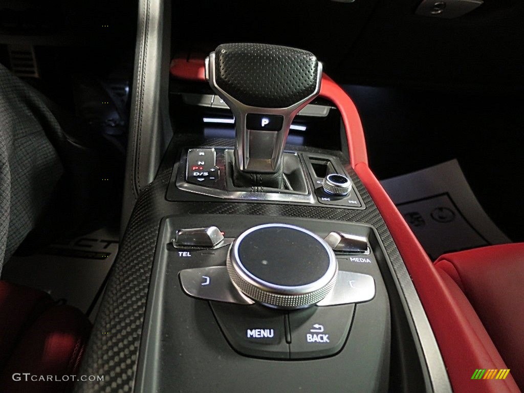 2017 R8 V10 Plus - Suzuka Gray Metallic / Express Red photo #29