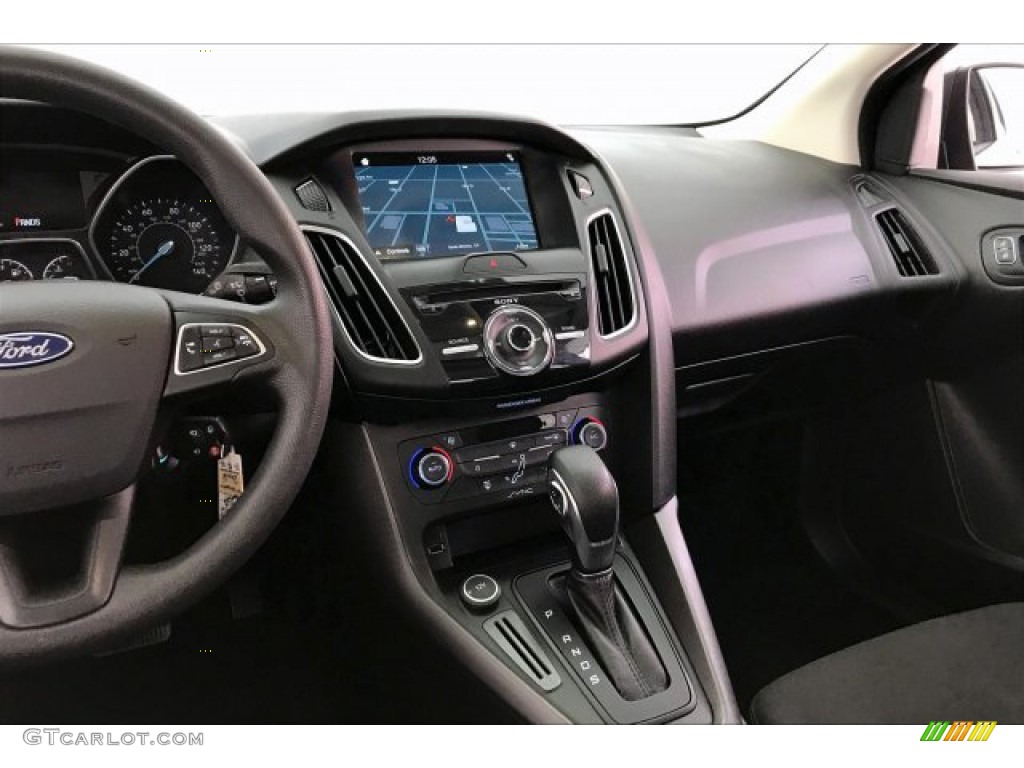 2017 Ford Focus SEL Sedan Controls Photos