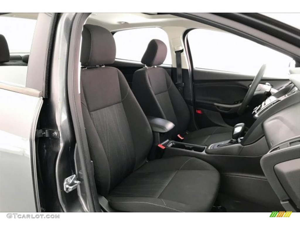 Charcoal Black Interior 2017 Ford Focus SEL Sedan Photo #134953511