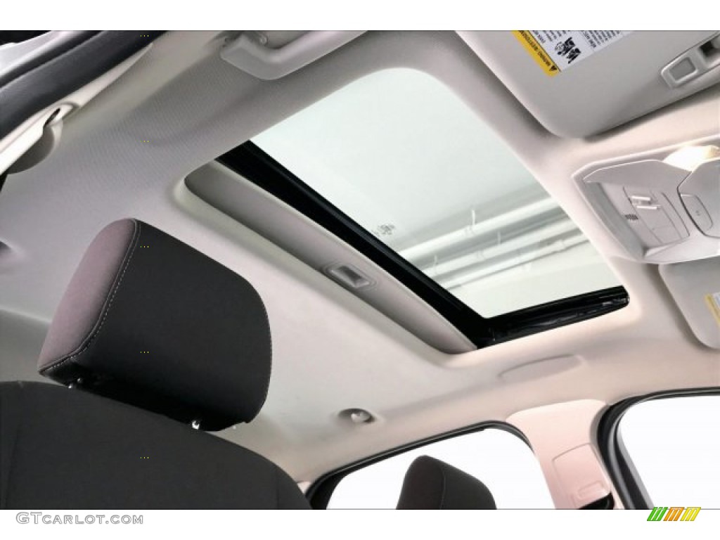2017 Ford Focus SEL Sedan Sunroof Photos