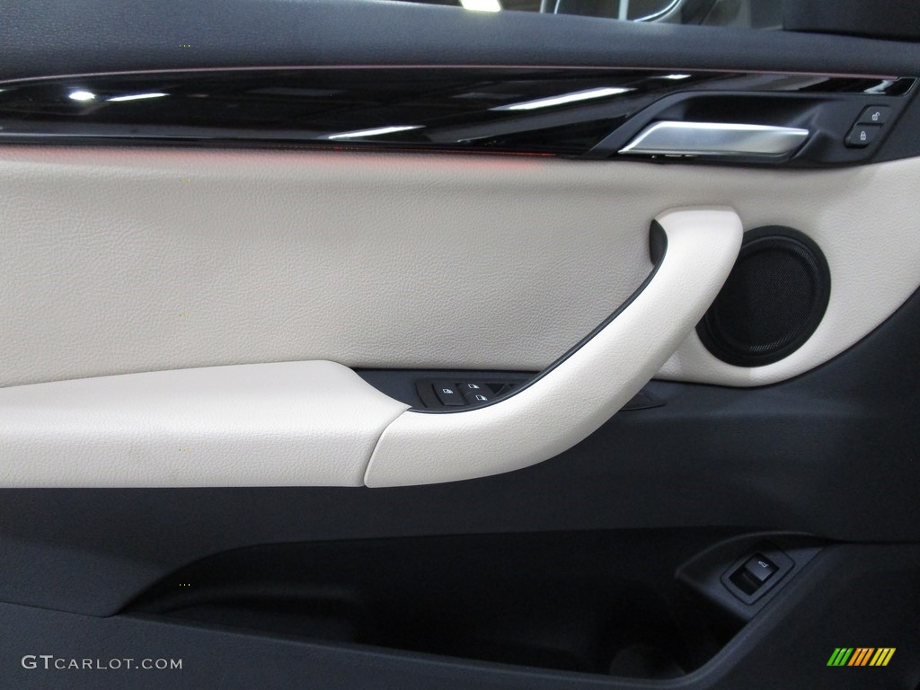 2019 X1 xDrive28i - Jet Black / Oyster/Black photo #8