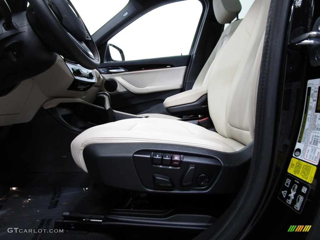 2019 X1 xDrive28i - Jet Black / Oyster/Black photo #10