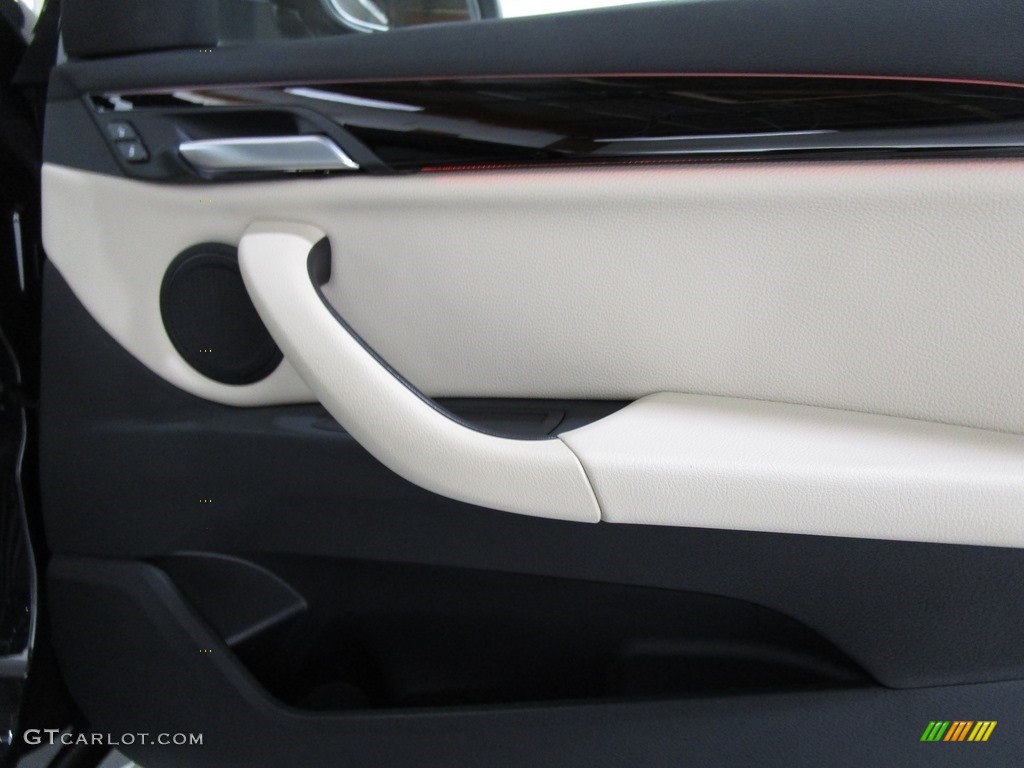 2019 X1 xDrive28i - Jet Black / Oyster/Black photo #14