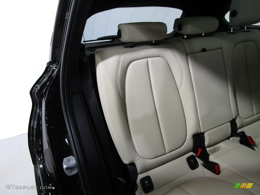 2019 X1 xDrive28i - Jet Black / Oyster/Black photo #18