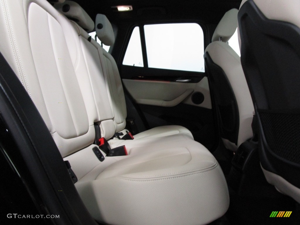 2019 X1 xDrive28i - Jet Black / Oyster/Black photo #19