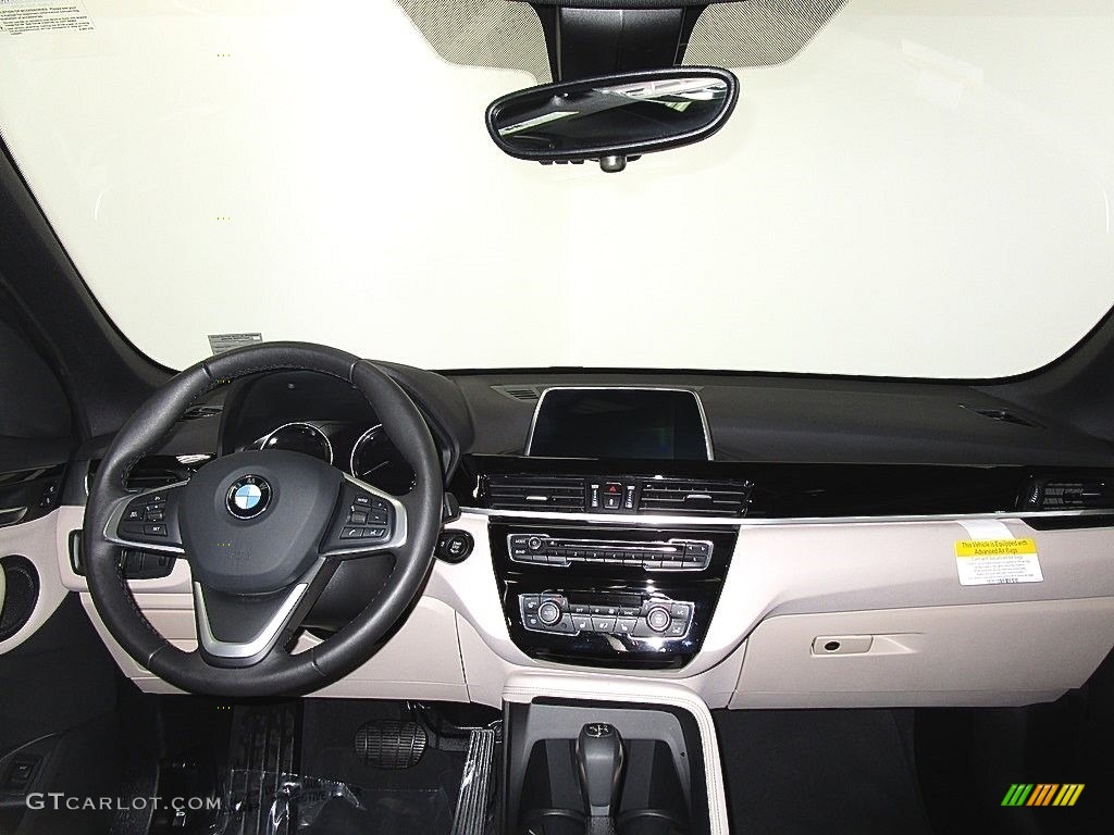 2019 X1 xDrive28i - Jet Black / Oyster/Black photo #23