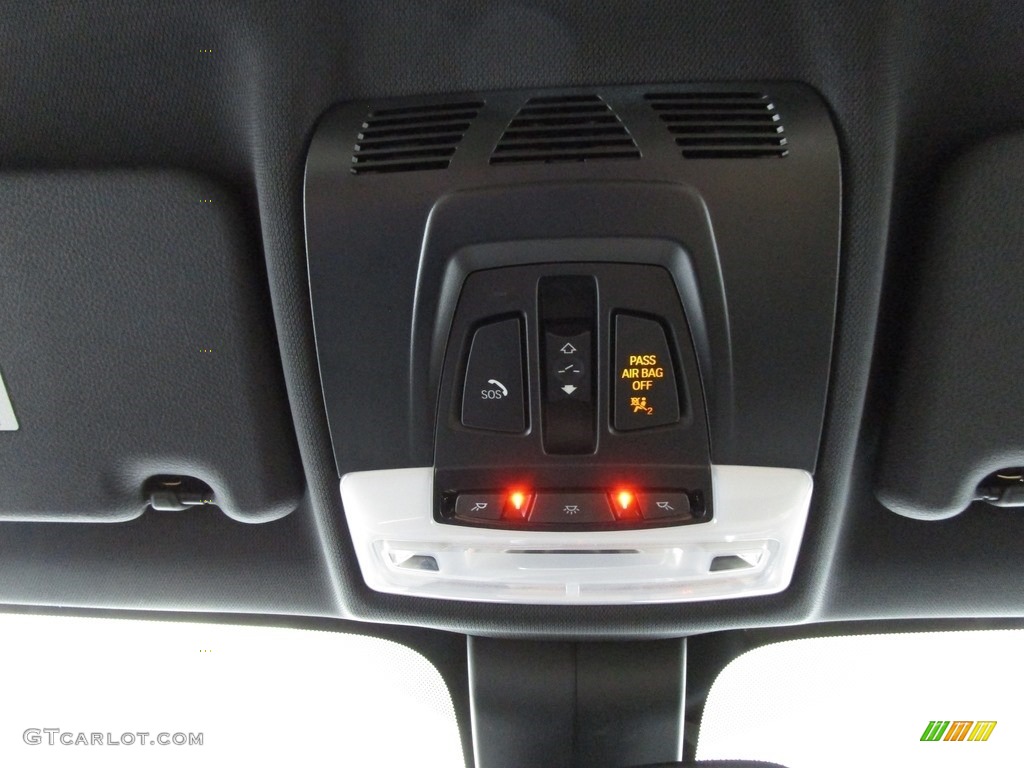 2019 X1 xDrive28i - Jet Black / Oyster/Black photo #28