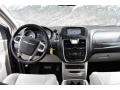Brilliant Black Crystal Pearl - Town & Country Touring - L Photo No. 13