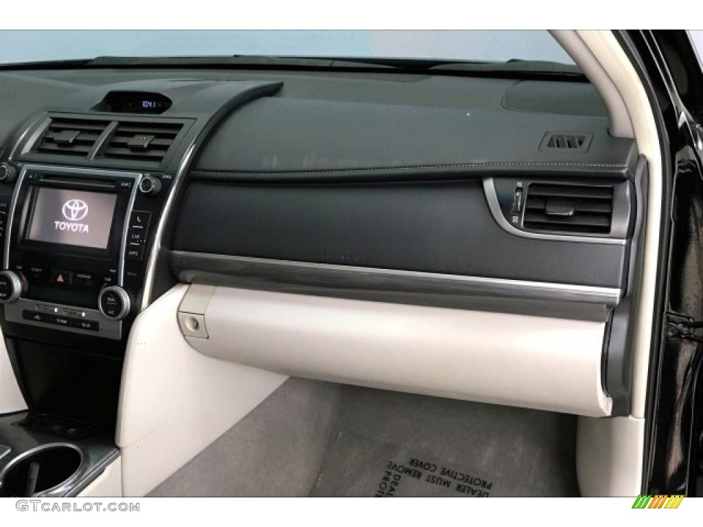2013 Camry Hybrid XLE - Attitude Black Metallic / Light Gray photo #24