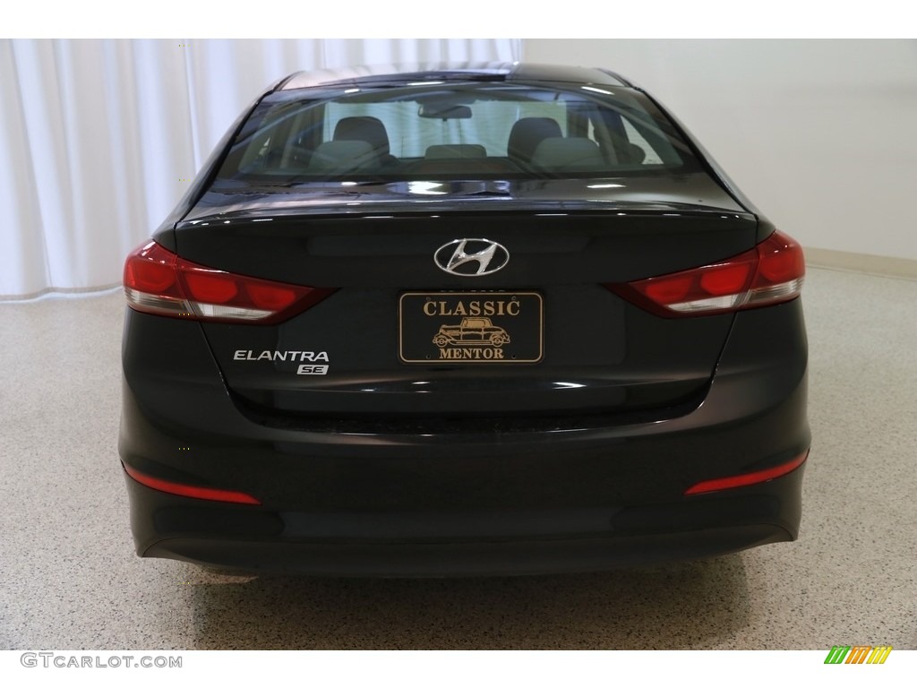 2018 Elantra SE - Phantom Black / Gray photo #17