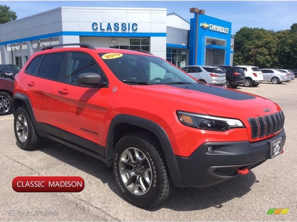 2019 Cherokee Trailhawk 4x4 - Firecracker Red / Black photo #1