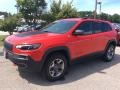 Front 3/4 View of 2019 Cherokee Trailhawk 4x4