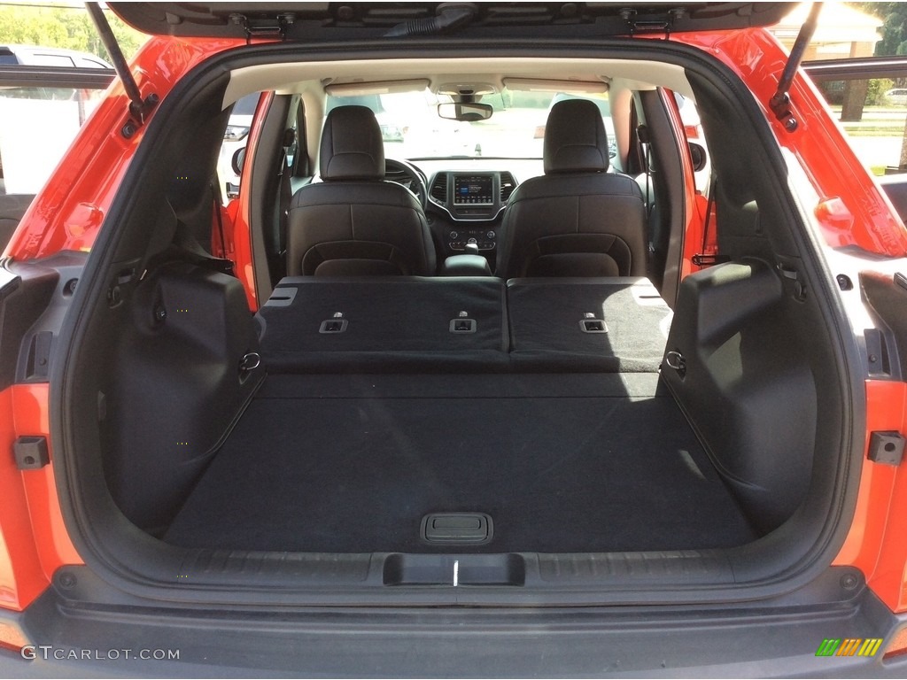 2019 Cherokee Trailhawk 4x4 - Firecracker Red / Black photo #28