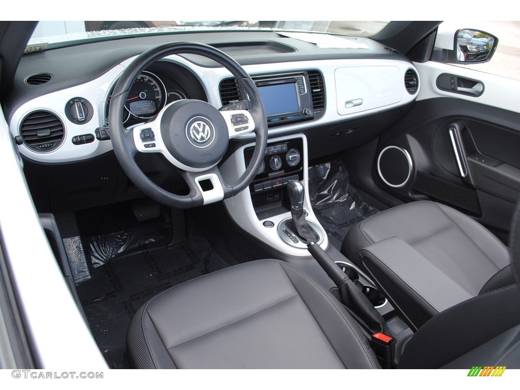 Titan Black Interior 2017 Volkswagen Beetle 1.8T SE Convertible Photo #134993606