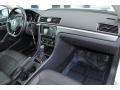 Pure White - Passat R-Line Photo No. 16