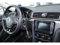 Pure White - Passat R-Line Photo No. 18
