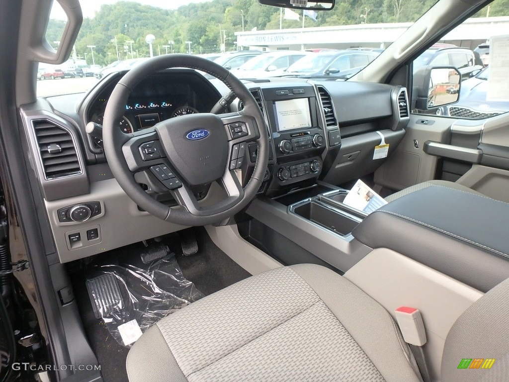 2019 F150 XLT SuperCab 4x4 - Magma Red / Earth Gray photo #13