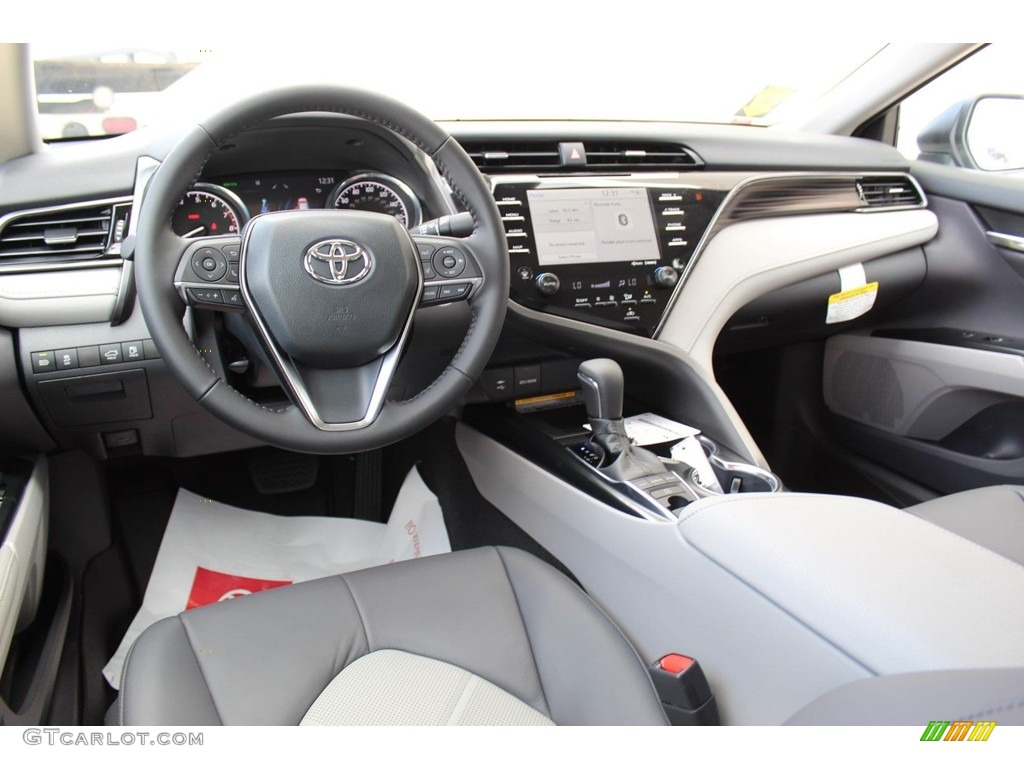 2019 Camry XLE - Celestial Silver Metallic / Ash photo #21