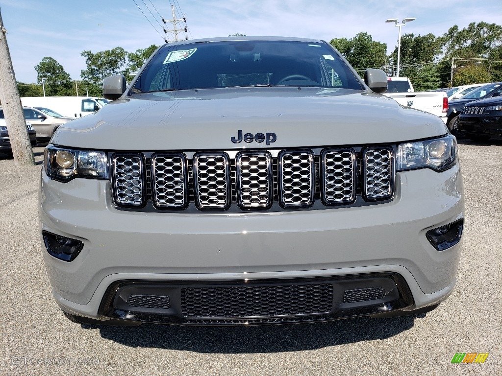 2020 Grand Cherokee Altitude 4x4 - Sting-Gray / Black photo #2