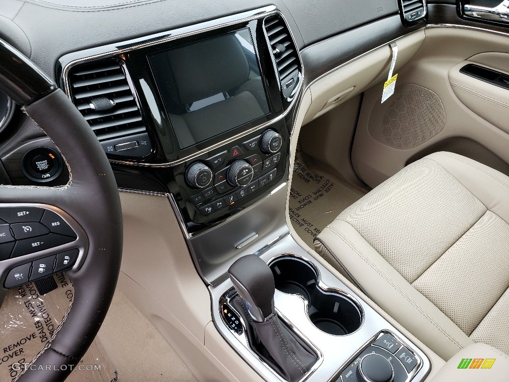 2020 Jeep Grand Cherokee Overland 4x4 Controls Photo #135003354