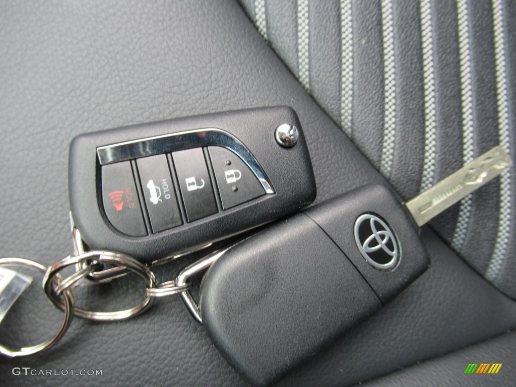 2019 Camry SE - Super White / Black photo #20