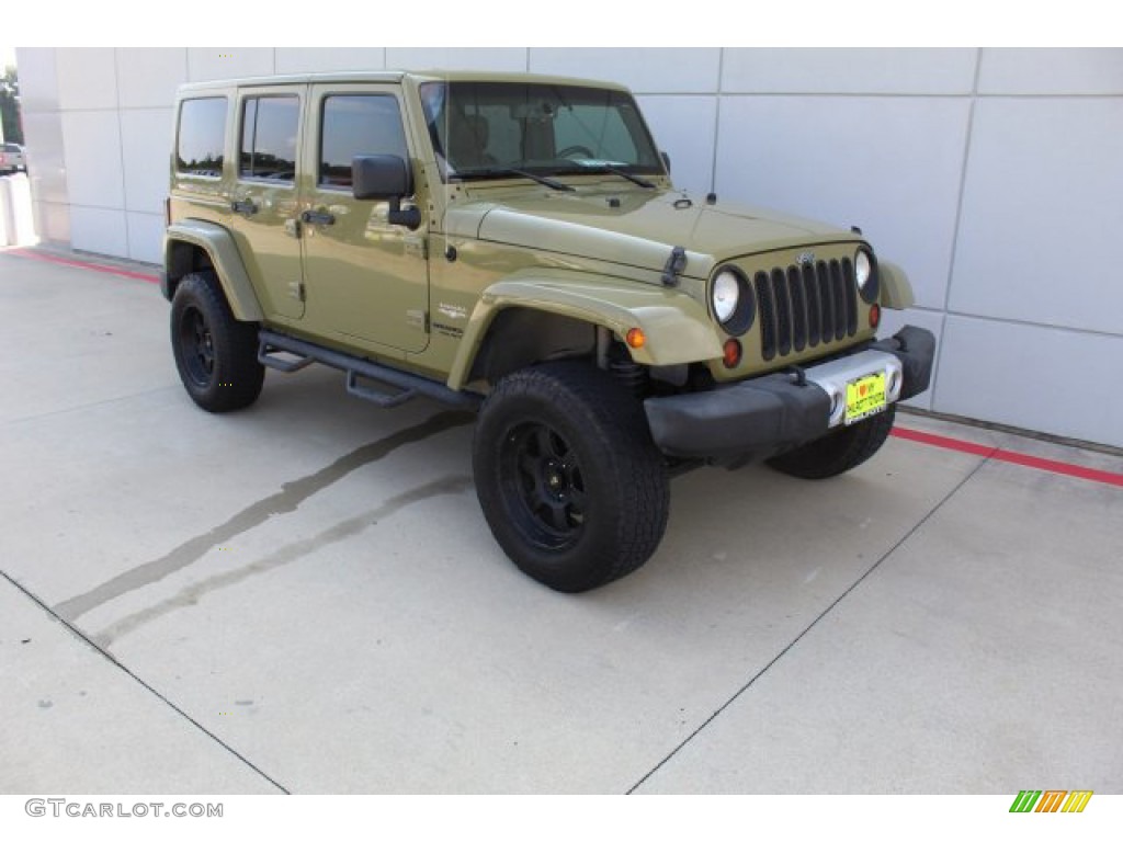 2013 Wrangler Unlimited Sahara 4x4 - Commando Green / Black/Dark Saddle photo #2