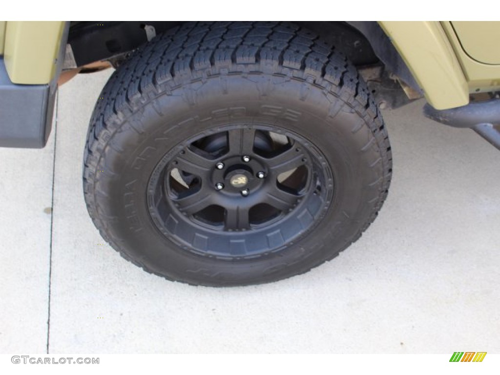 2013 Wrangler Unlimited Sahara 4x4 - Commando Green / Black/Dark Saddle photo #7