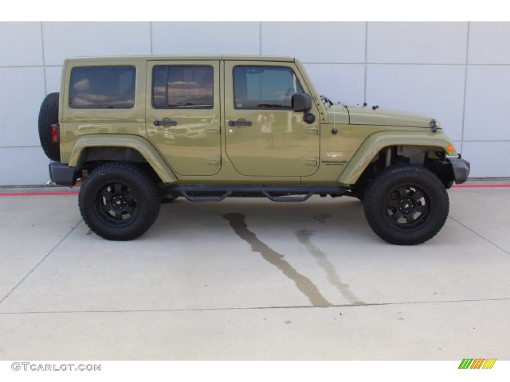 2013 Wrangler Unlimited Sahara 4x4 - Commando Green / Black/Dark Saddle photo #9