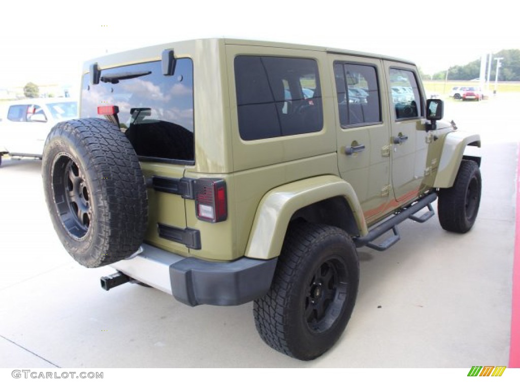 2013 Wrangler Unlimited Sahara 4x4 - Commando Green / Black/Dark Saddle photo #13