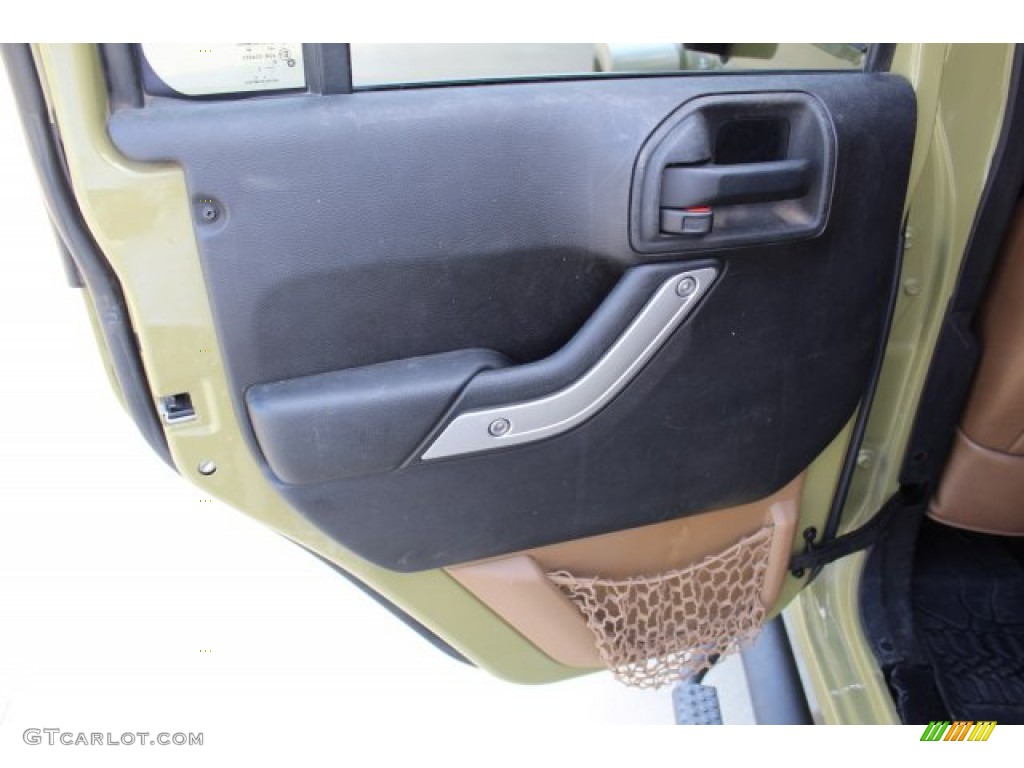 2013 Wrangler Unlimited Sahara 4x4 - Commando Green / Black/Dark Saddle photo #22